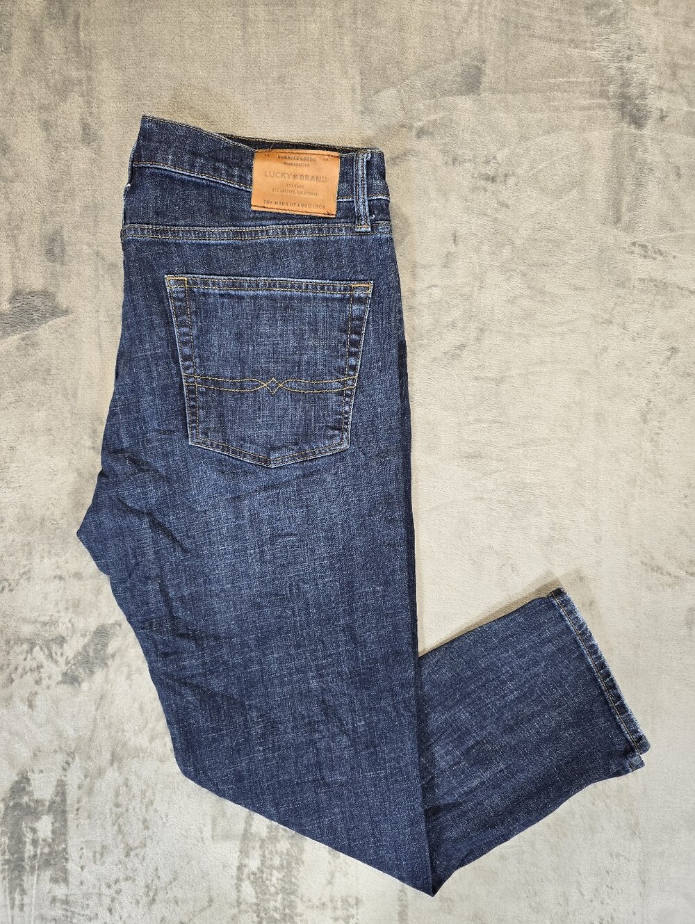 Lucky Brand Jeans 221 Straight Blue Denim Size 36x30 Dark Wash NWOT